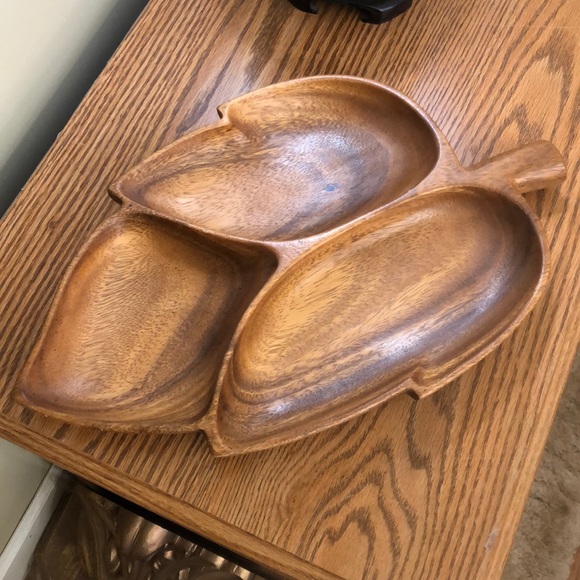 unbranded Other - Monkey Pod leaf shaped serving tray 15.5 x 9.75”